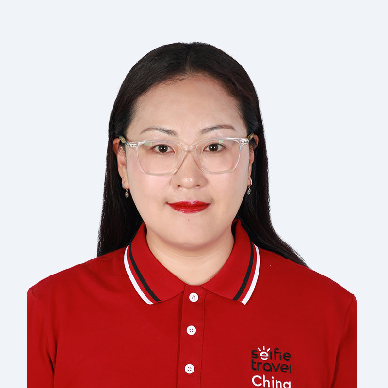 王佩佩职务：酒店导游2023年度优秀导游，毕业于俄罗斯人民友谊大学，在莫